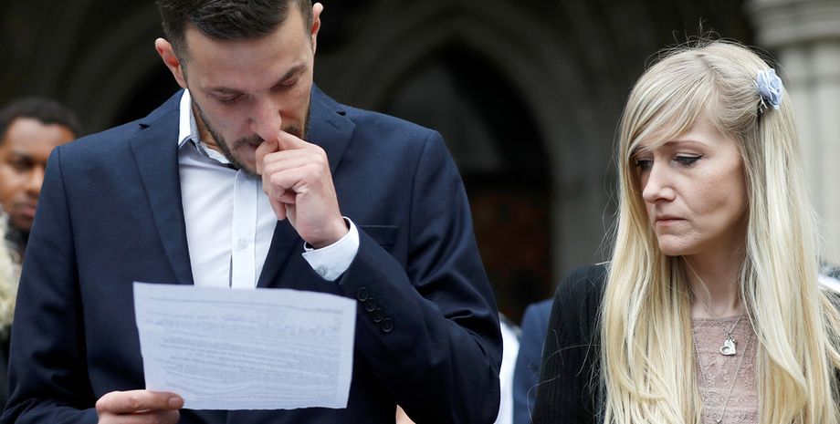 Родители Чарли Гарда / Фото: REUTERS