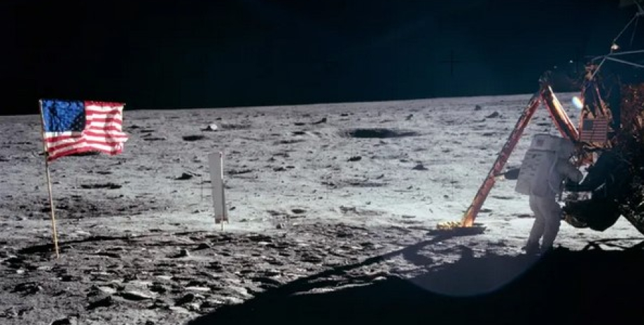 Прапор Місяць Аполлон 11