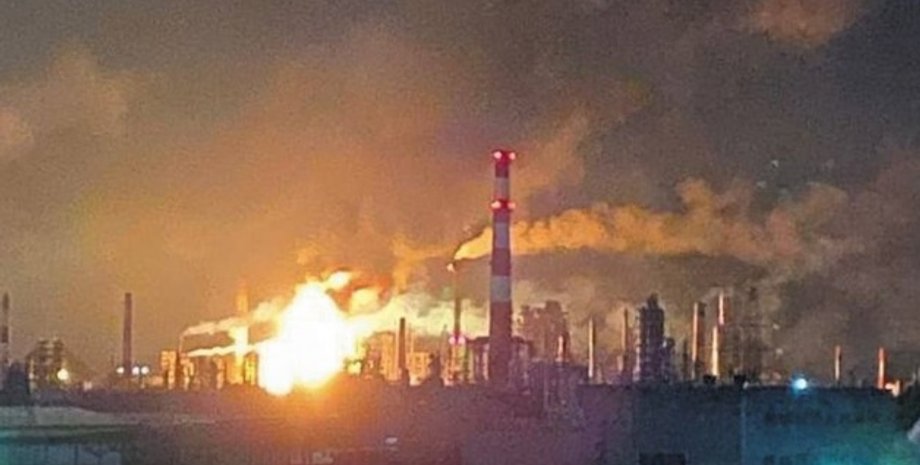 Дроны поразили НПЗ Самарская область