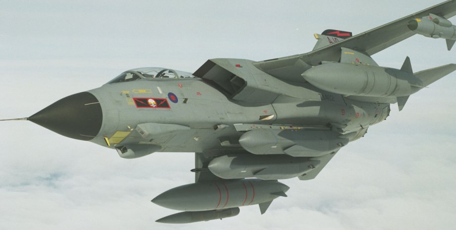 излучатель с ракетами Storm Shadow излучатель с ракетами Storm Shadow