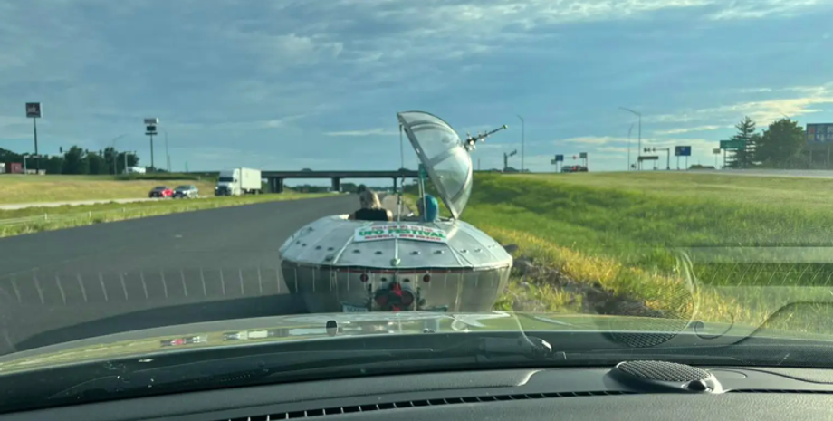 Автомобіль у формі НЛО помітили на дорогах США, машина дивної форми, курйози, поліція, дивні історії