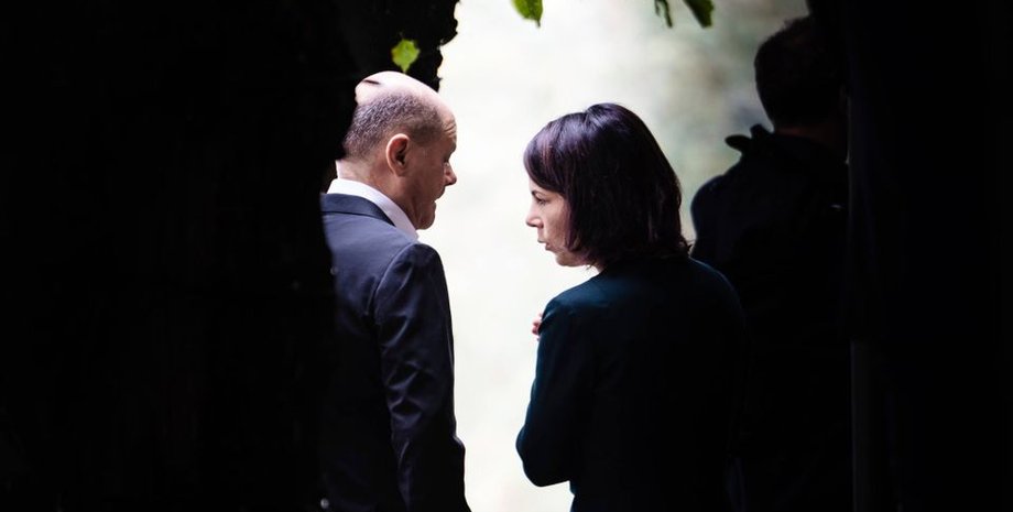 передача Taurus Україні, Німеччина про передачу Taurus Україні, політичний тиск на Шольца, Девід Кемерон