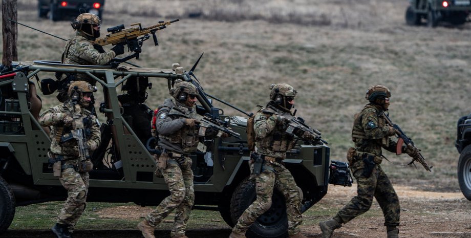 Военные НАТО на учениях