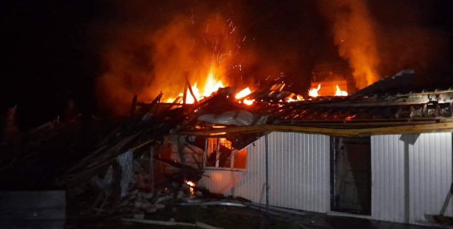 Пожар, разрушенный дом, Харьковская область