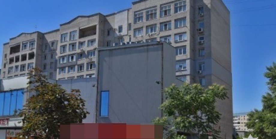 Дом, в котором были квартиры, предназначавшиеся военным