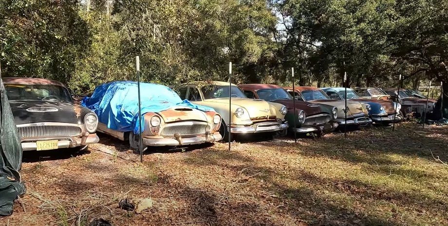 іржаві покинуті авто