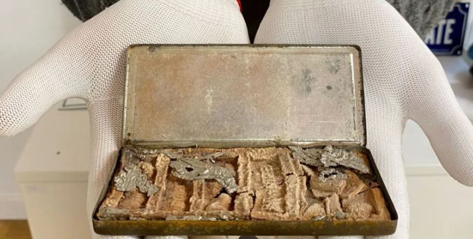 Мужчина нашел в своем доме одну из старейших в мире плиток шоколада, сколько денег стоит этот шоколад