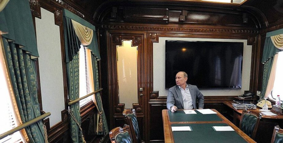 Путин в вагоне спецпоезда, спецпоезд Путина фото, бронепоезд Путина фото