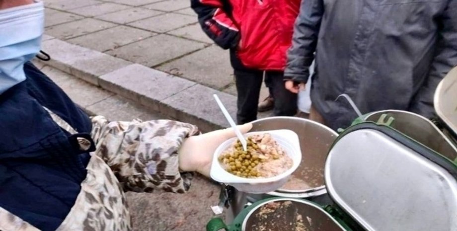 Блекаут у Києві: у столиці розгорнули 41 мобільну кухню, подробиці