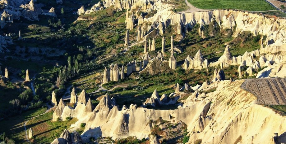 Турецкая Долина Любви в Каппадокии усыпана тысячами «волшебных дымоходов» турция, каппадокия, волшебные дымоходы