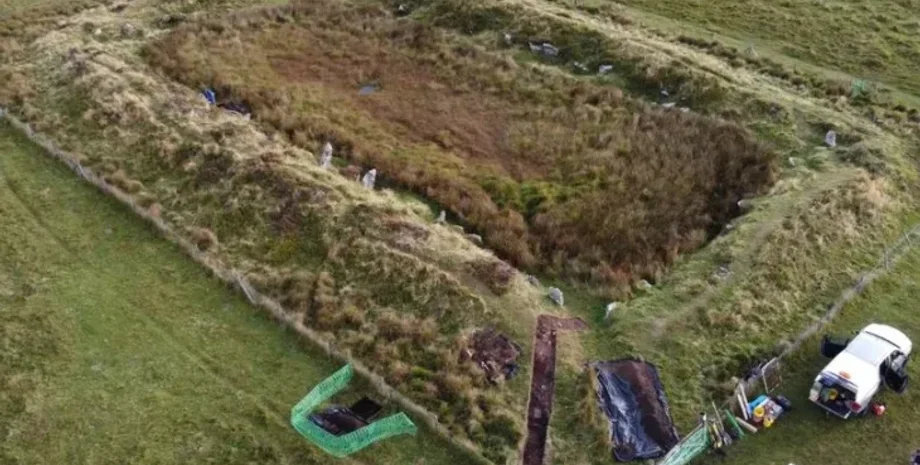 история, Англия, Корнуолл, открытие, исследование, король Артур, зал, неолит, камень, памятник, средневековье, раскопки, памятник, теория, ученые, археологи, археология