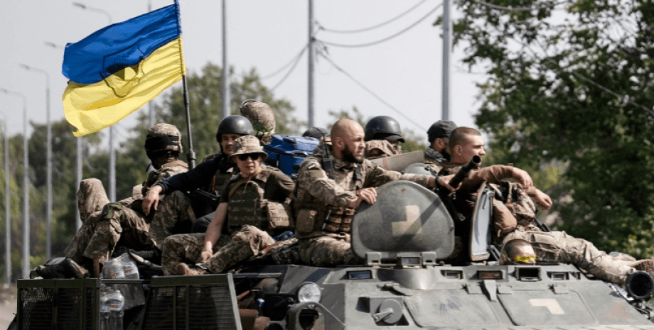 украинские военнослужащие, воины ВСУ, правор Украины, БТР