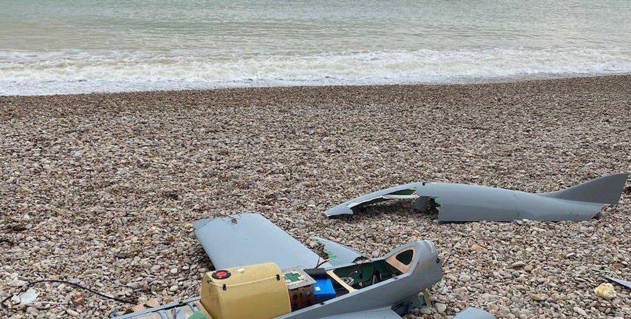 БПЛА, дрон, пляж, обломки, Крым, беспилотник, война, фото