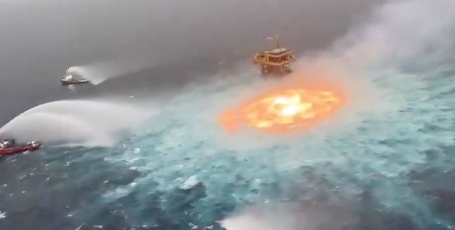 пожар в океане, океан горит, горит океан в мексике