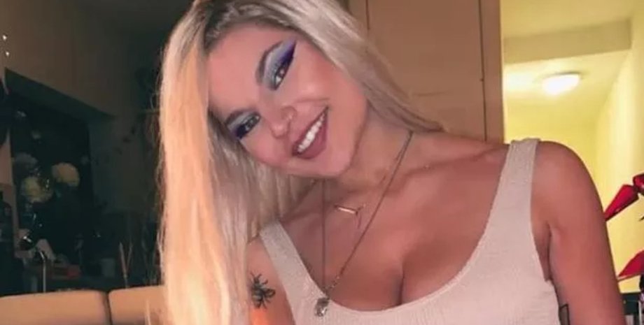 Женщина сбила машиной своего парня, приревновала парня, убила парня, судебное расследование, суд, вечеринка, фото с другой девушкой