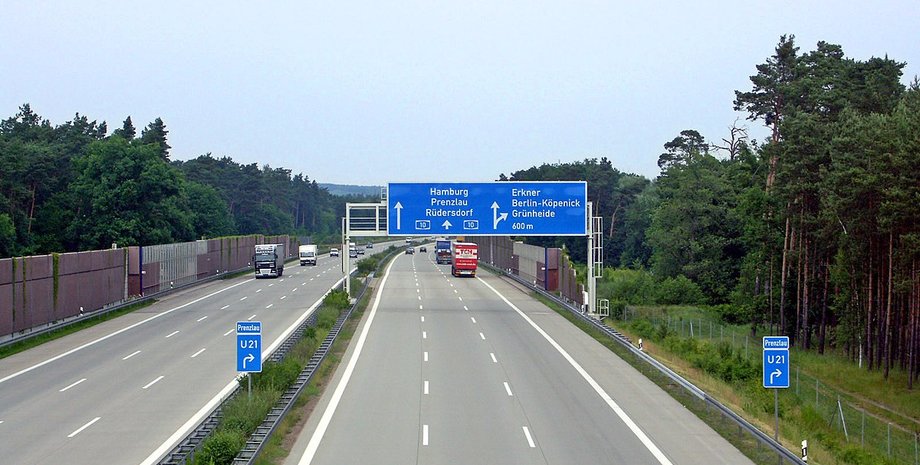 немецкий автобан, автобаны в Германии, ограничение скорости на автобане, лимит скорости, расход топлива