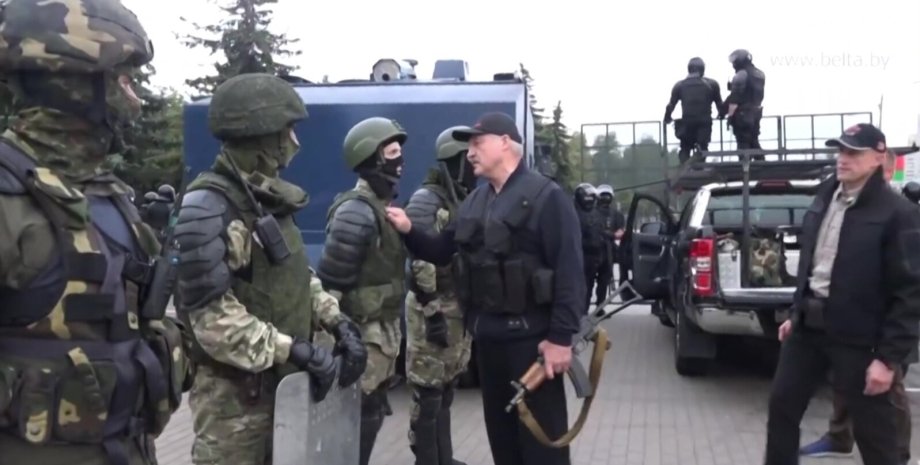 лукашенко з автоматом лукашенко, автомат