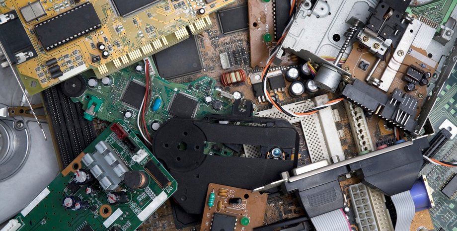 Электронные отходы, электроника, платы, провода