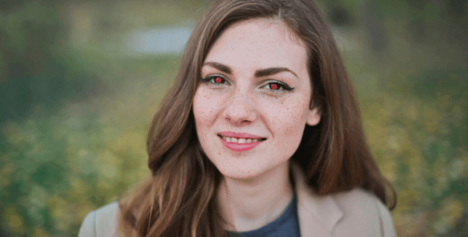 Красные глаза на фото, фото, вспышка, глаза, зрение, болезнь, редкая болезнь, сетчатка глаза, кровеносные сосуды, глаза человека