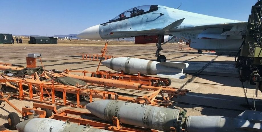 истребитель Су-30 авиабомбы