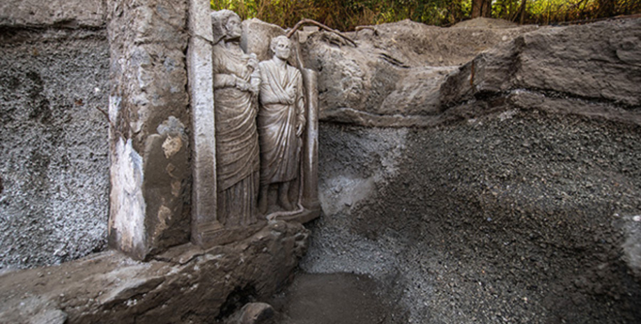 Рельеф из раскопок рельеф, помпеи, история, археология, захоронение, гробница, раскопки