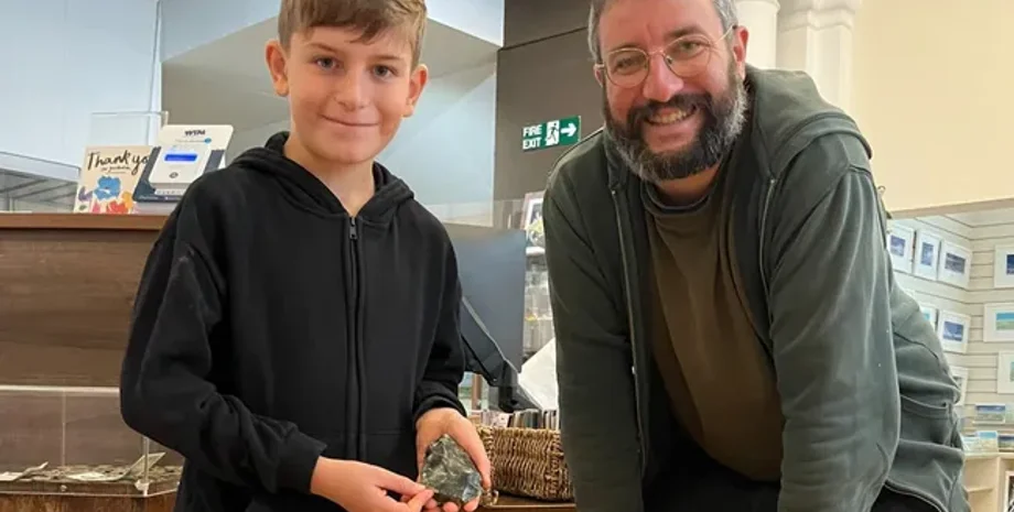 неандертальцы, археология, археологи, Англия, топор, Европа, находка, артефакт