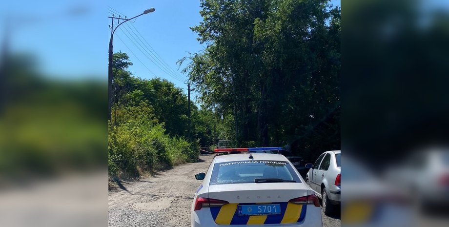 В Кривом Роге ранены полицейский и гражданский во время инцидента в микроавтобусе ТУК, написало медиа "Свои"