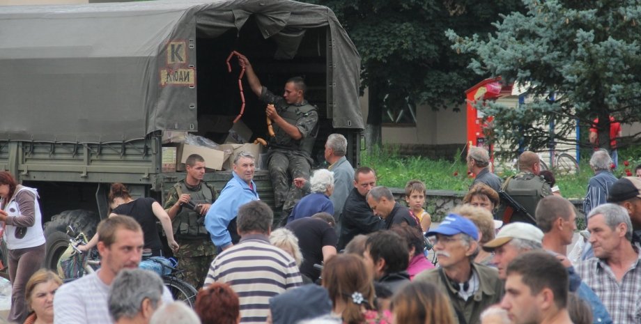 Гуманитарная помощь в Донбассе / Фото: mil.gov.ua