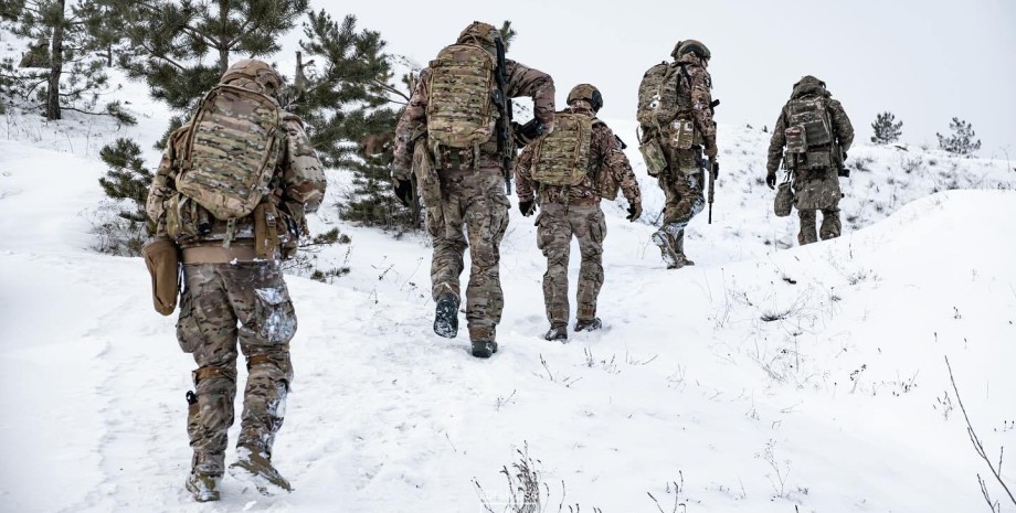 Украинские бойцы на марше всу, украинская армия