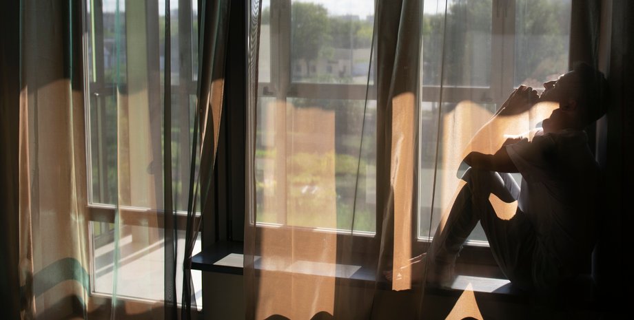 Прозорі сонячні панелі, вікно, фасад, енергія, фото