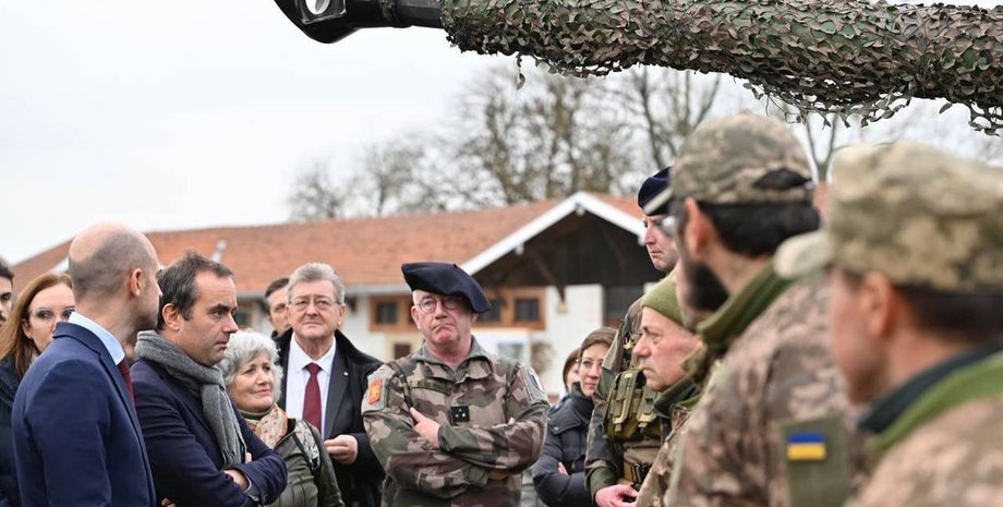 Навчання 155 бригади у Франції