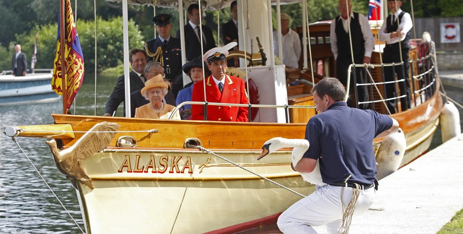 Елизавета II