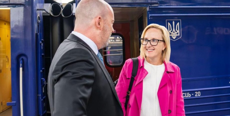 Джулі Девіс посол сша в Україні