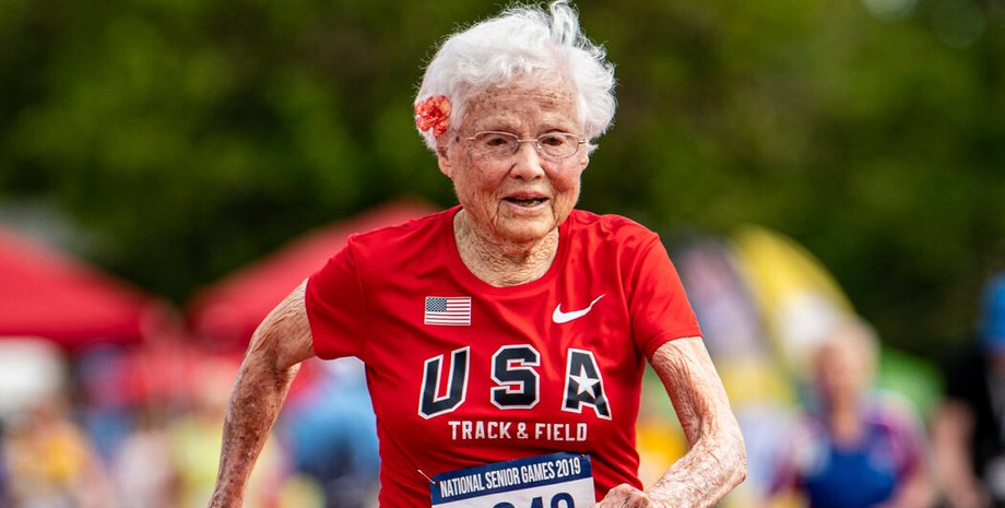 108-летняя жительница Америки, секрет долголетия, 108-летняя спортсменка, начала заниматься бегом в 100 лет, Джулия Хокинс, "Ураган"
