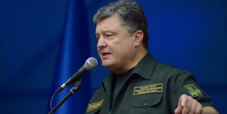 Петр Порошенко в Мариуполе / Фото пресс-службы президента