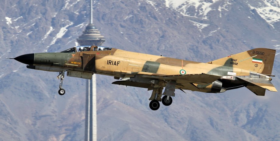 Истребитель-бомбардировщик F-4 Phantom, ВВС Ирана / Фото: theaviationist.com/