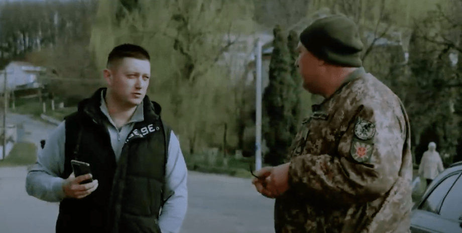 военнообязанный с броней, работники ТЦК, Тульчин, Винницкая область, отец-инвалид, дипломатия