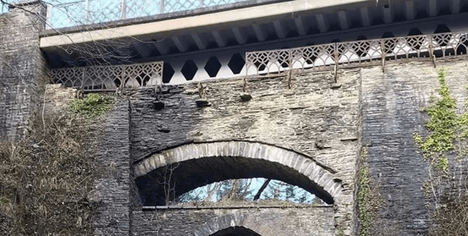 Сотни лет истории в одном фото: легенда "дьявольского моста", которая до сих пор шокирует