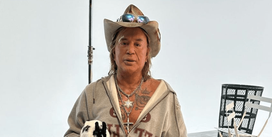 Мики Рурк Мики Рурк побрился налысо и изменился до неузнаваемости