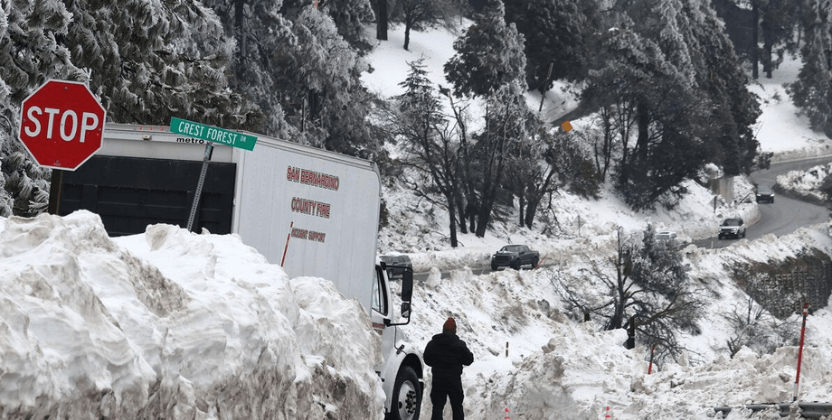 Дорога, сніг, фургон, машина, завал, чоловік
