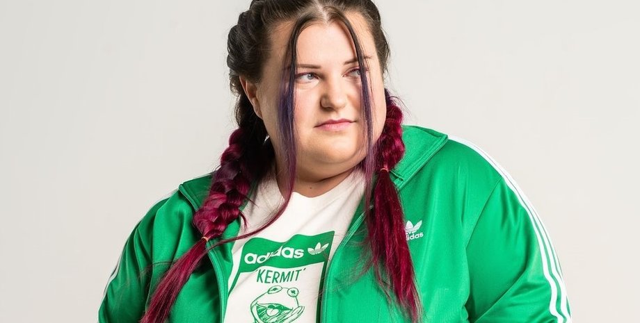 Alyona Alyona, алена алена, певица, рэперша, рэп-исполнительница, уехала из украины