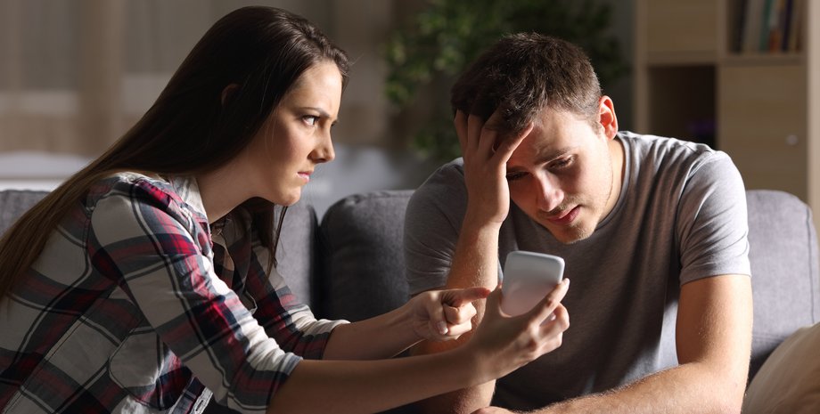 Проверка на измену с помощью смартфона