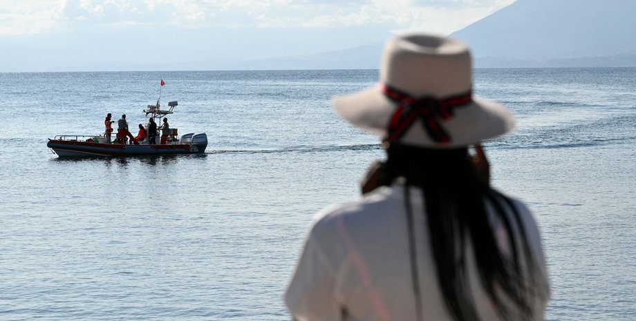 яхта, поиски