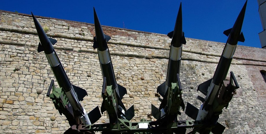 Білий дім збирає оборонні компанії