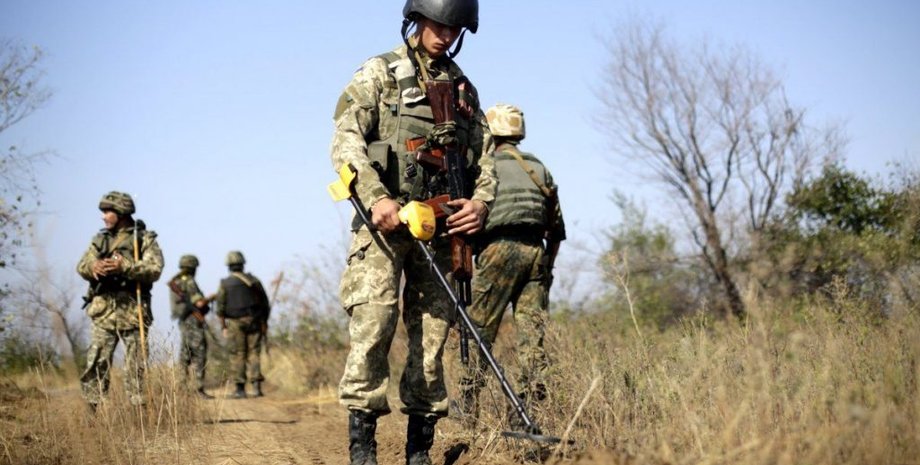 Разминирование территорий, минные поля, проблема минных заграждений, война в украине, линии российской обороны