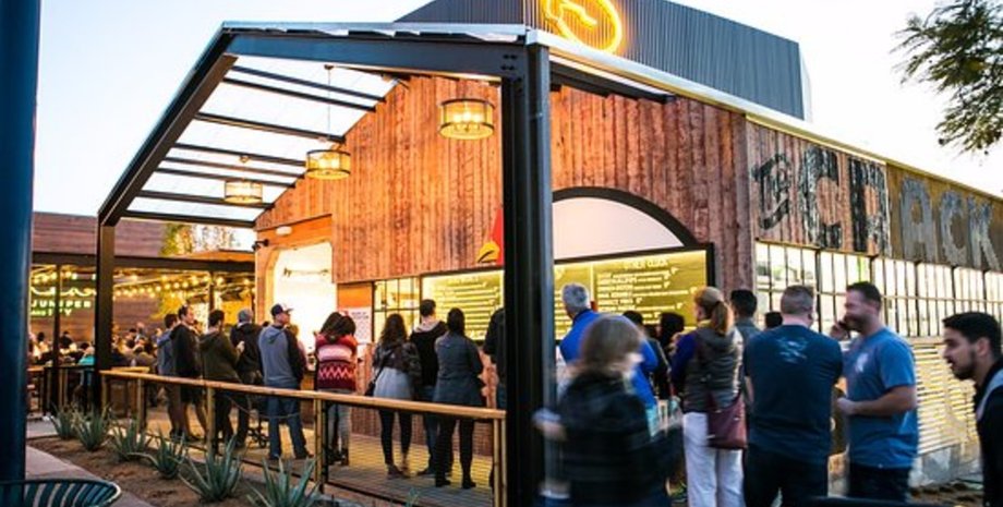 Ресторан, закусочная, фасфуд, ресторан быстрого питания, негативные отзывы, низкая оценка, плохая еда, плохое обслуживание