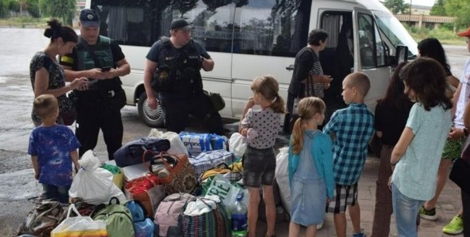 Россия создала онлайн-каталог с фото украинских детей, которых незаконно вывозят с оккупированных территорий