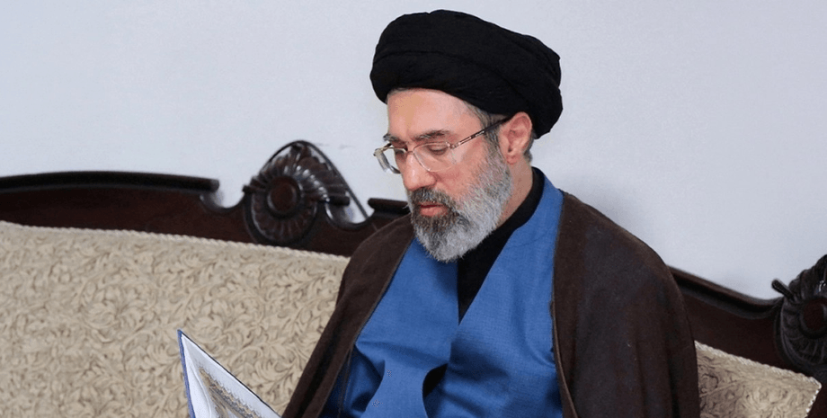 На пропозицію Путіна: пораненого лідера Ірану Моджтабу Хаменеї вивезли до РФ