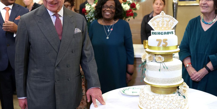 Король Чарльз III, ювілей, день народження, торт