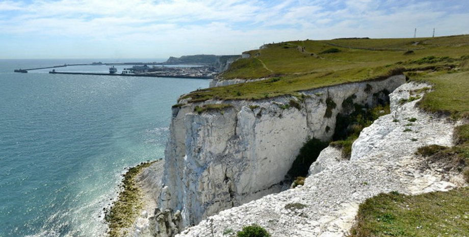 Белые скалы Дувра, Великобритания, достопримечательности, скала, туристы